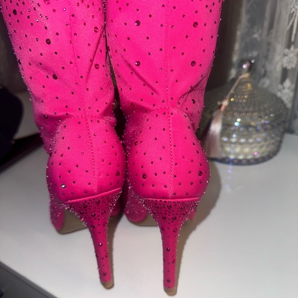 Boots - Picture 7 of 10